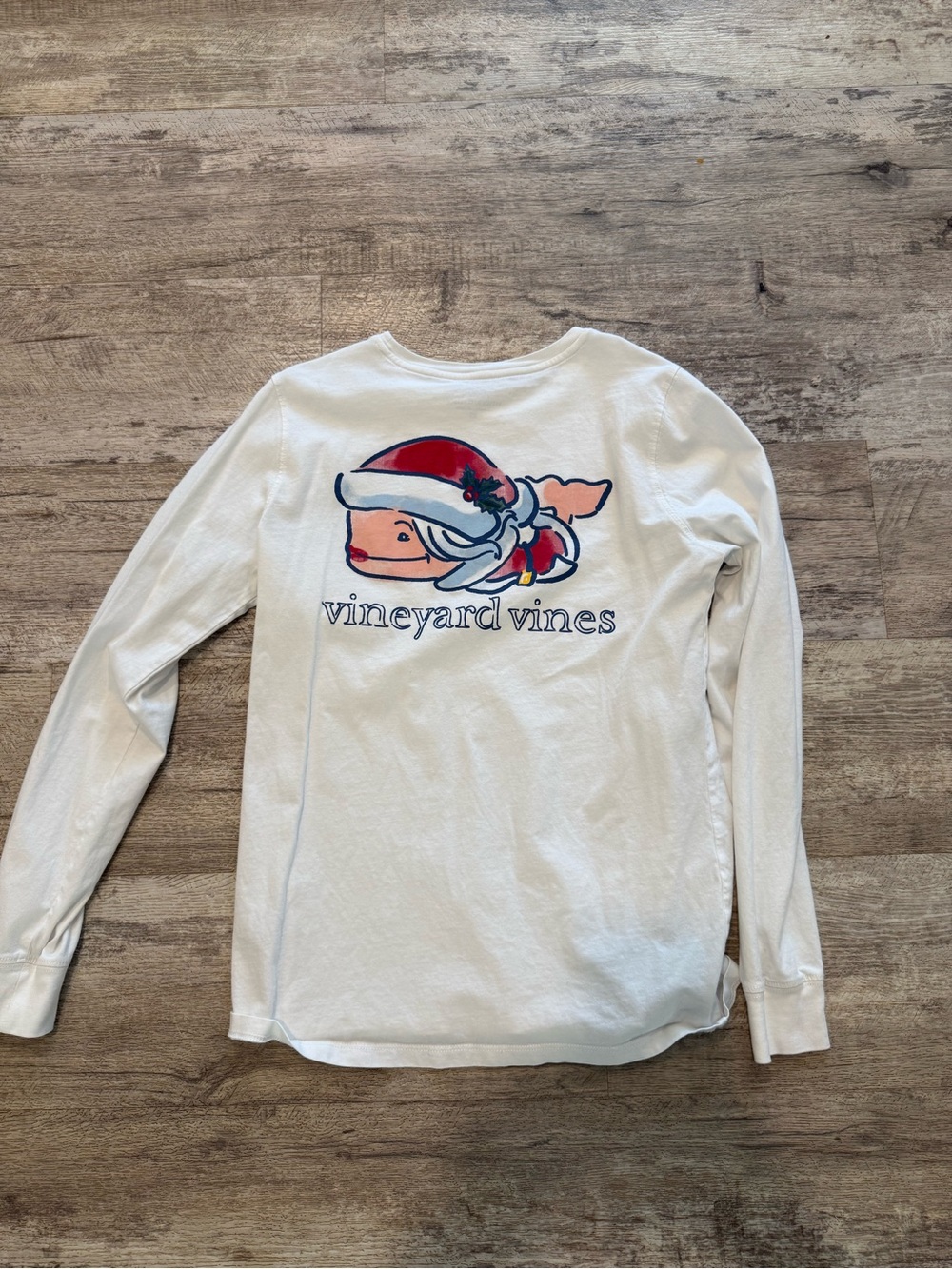 Vineyard Vines White Long-Sleeve Tee with Red & Navy Holiday Whale